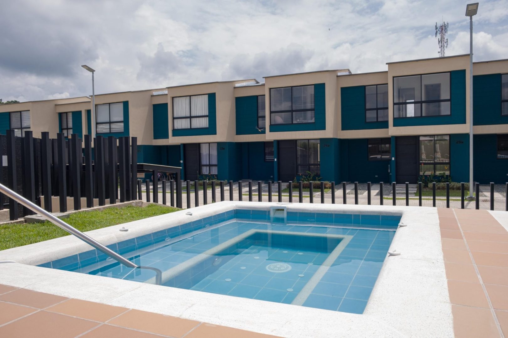AMURAY CASAS 9